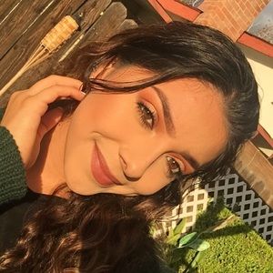 Meet your Posher, Cristina